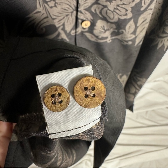 Tommy Bahama Vintage Button-Down Floral Silk Shirt XL Hawaiian Floral Vacation - Picture 8 of 10